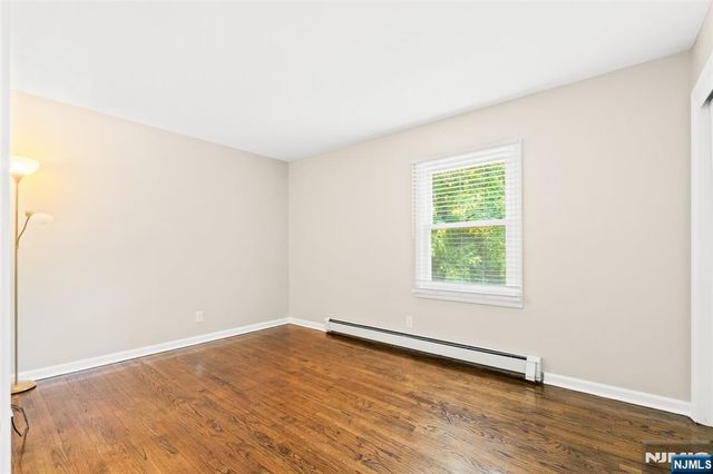215 Oak Avenue, Wyckoff, NJ 07481
