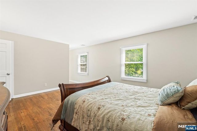 215 Oak Avenue, Wyckoff, NJ 07481