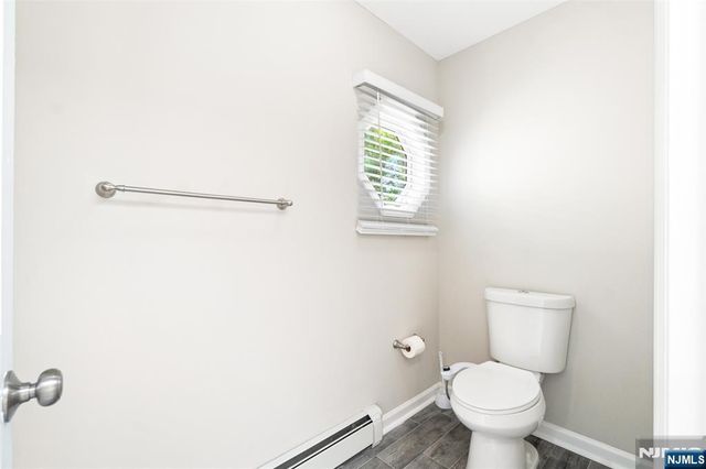 215 Oak Avenue, Wyckoff, NJ 07481