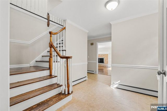 215 Oak Avenue, Wyckoff, NJ 07481