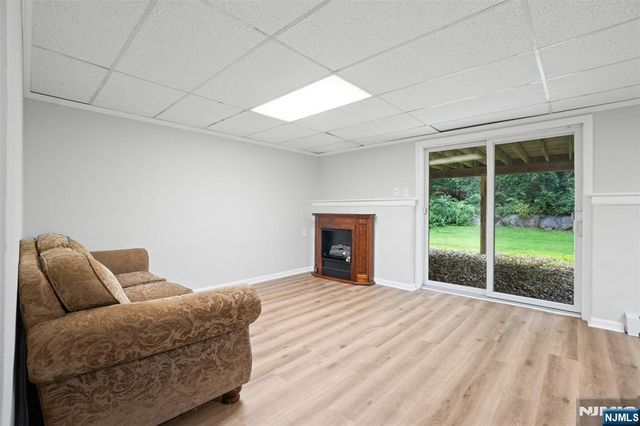215 Oak Avenue, Wyckoff, NJ 07481