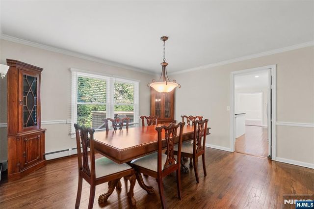 215 Oak Avenue, Wyckoff, NJ 07481