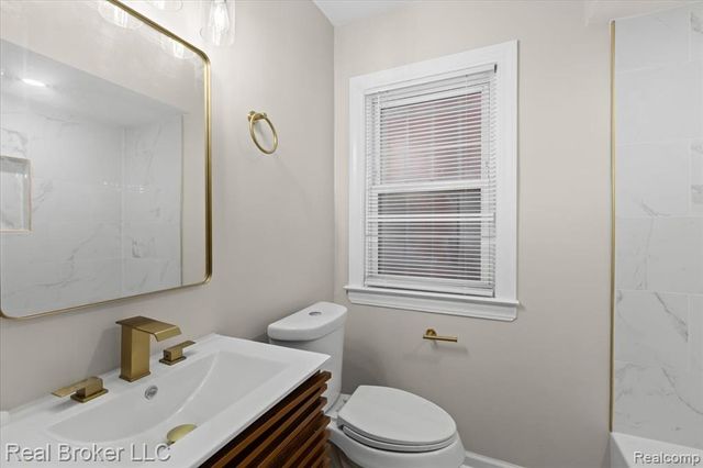 20309 Gilchrist Street, Detroit, MI 48235