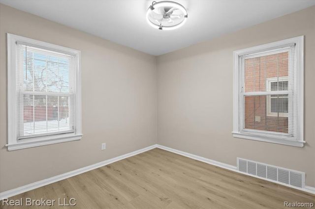 20309 Gilchrist Street, Detroit, MI 48235