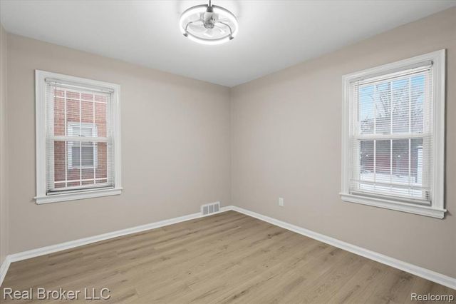 20309 Gilchrist Street, Detroit, MI 48235