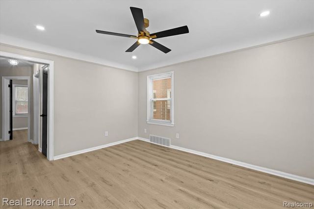 20309 Gilchrist Street, Detroit, MI 48235