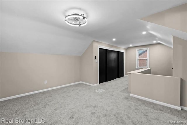 20309 Gilchrist Street, Detroit, MI 48235