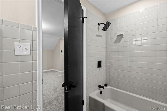 20309 Gilchrist Street, Detroit, MI 48235