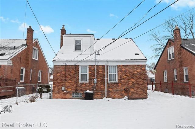 20309 Gilchrist Street, Detroit, MI 48235