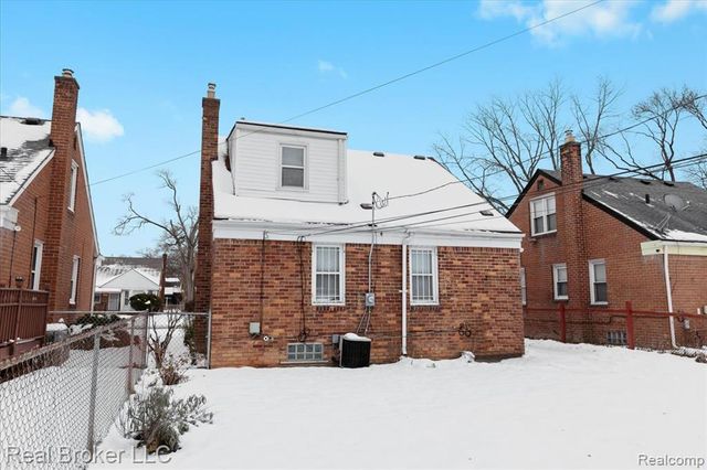 20309 Gilchrist Street, Detroit, MI 48235