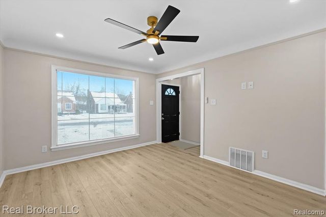 20309 Gilchrist Street, Detroit, MI 48235