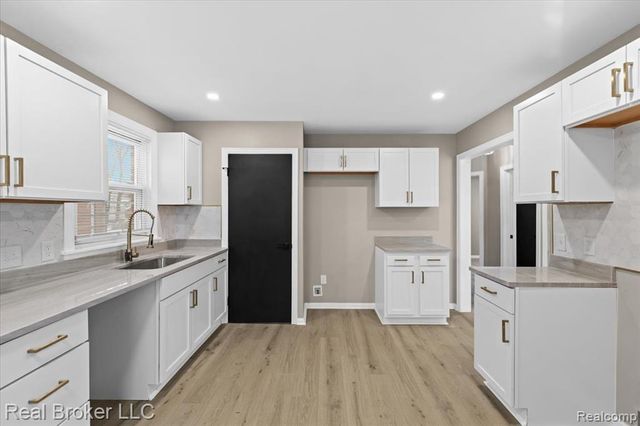 20309 Gilchrist Street, Detroit, MI 48235