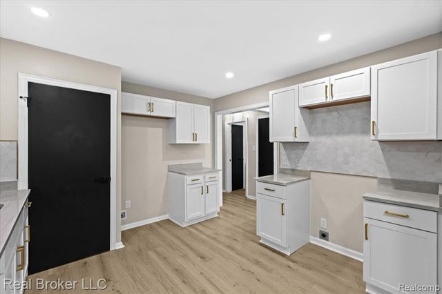 20309 Gilchrist Street, Detroit, MI 48235