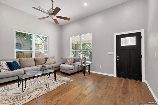 305 N Spruce, San Antonio, TX 78203