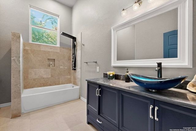 305 N Spruce, San Antonio, TX 78203