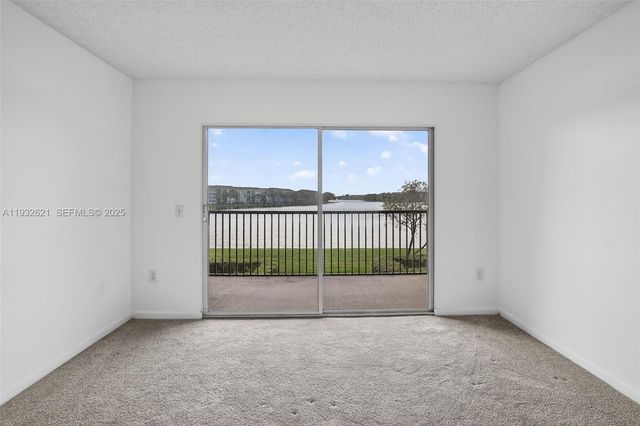 13800 SW 5th Ct 204M, Pembroke Pines, FL 33027