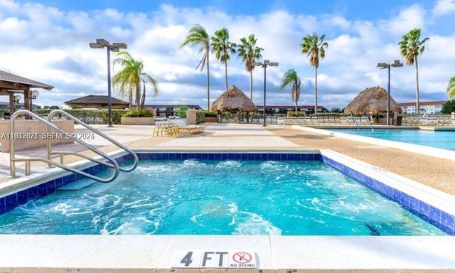 13800 SW 5th Ct 204M, Pembroke Pines, FL 33027