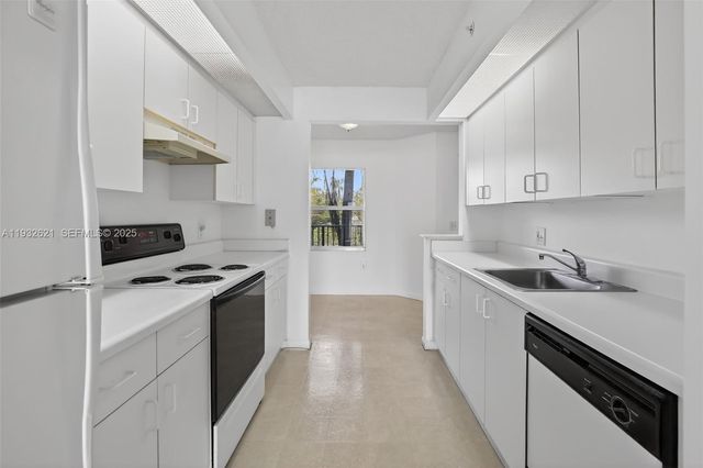 13800 SW 5th Ct 204M, Pembroke Pines, FL 33027