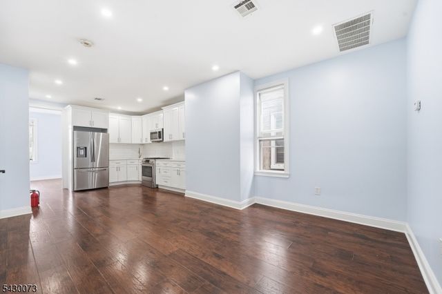 514 42Nd St, Union City, NJ 07087