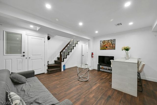 514 42Nd St, Union City, NJ 07087