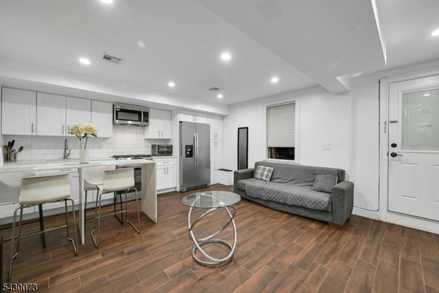 514 42Nd St, Union City, NJ 07087