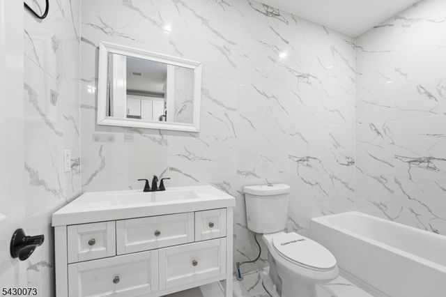 514 42Nd St, Union City, NJ 07087