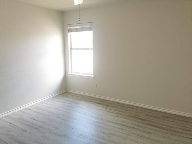 3207 Barksdale DR, Austin, TX 78725