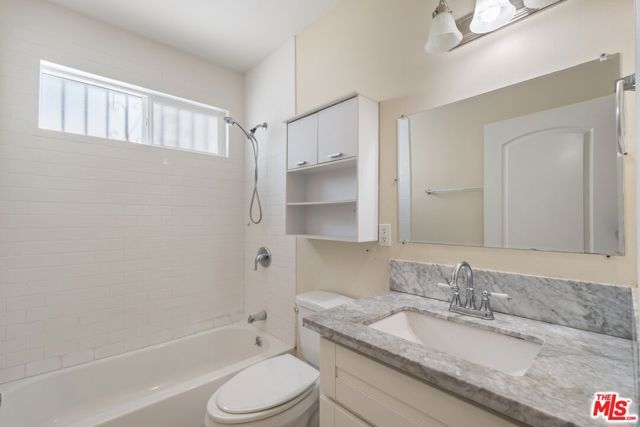 1147 S Kenmore Avenue, Los Angeles, CA 90006