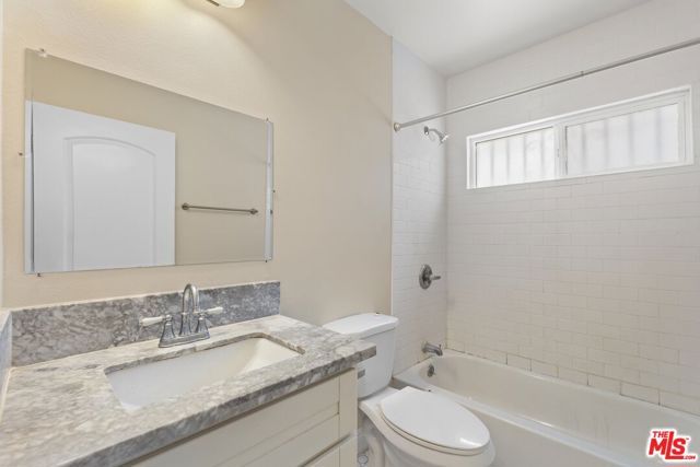 1147 S Kenmore Avenue, Los Angeles, CA 90006