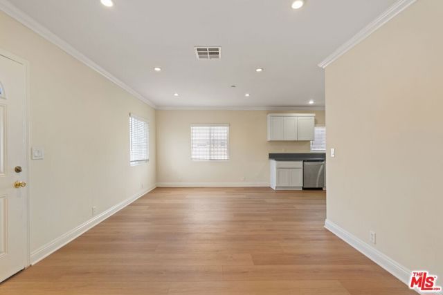 1147 S Kenmore Avenue, Los Angeles, CA 90006