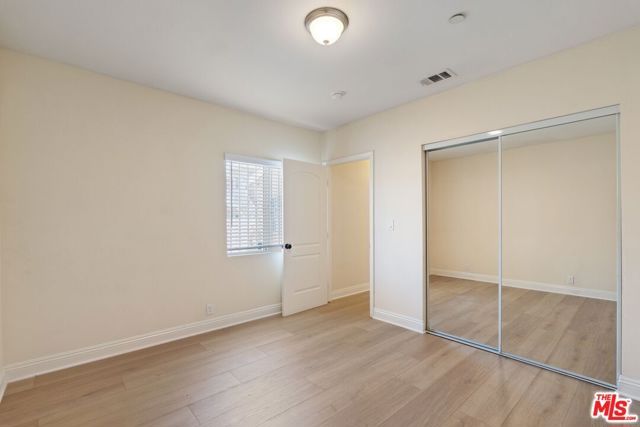 1147 S Kenmore Avenue, Los Angeles, CA 90006