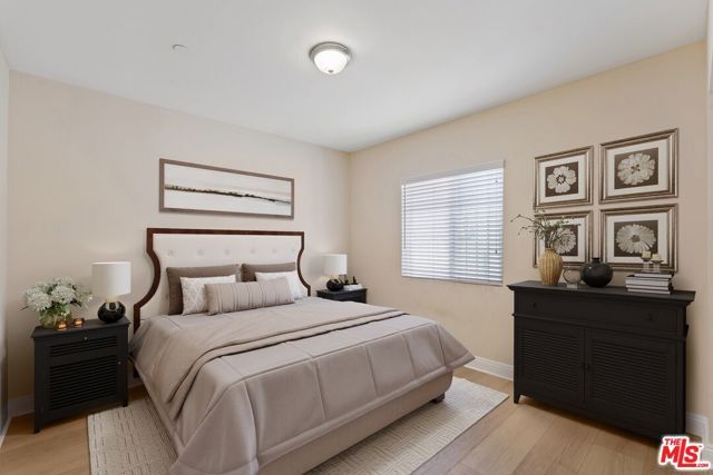 1147 S Kenmore Avenue, Los Angeles, CA 90006