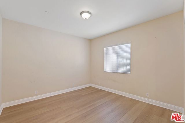 1147 S Kenmore Avenue, Los Angeles, CA 90006