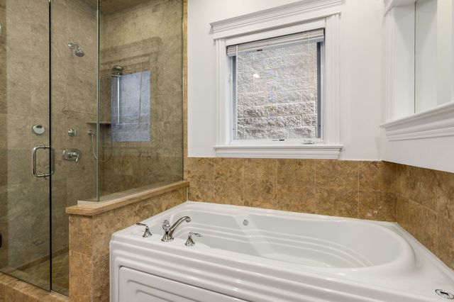 3535 N Reta Avenue 3, Chicago, IL 60657
