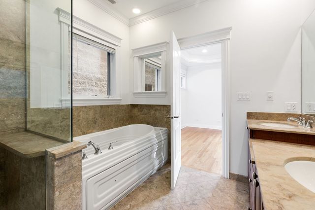 3535 N Reta Avenue 3, Chicago, IL 60657