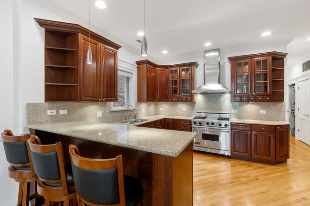 3535 N Reta Avenue 3, Chicago, IL 60657