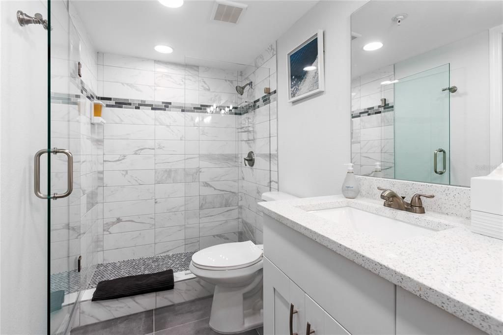 Image 12 of property listing at 19418 GULF BOULEVARD 407, Indian Shores, FL 33785
