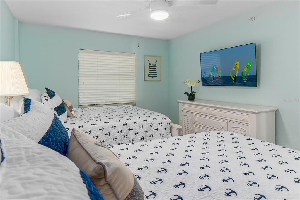 Image 17 of property listing at 19418 GULF BOULEVARD 407, Indian Shores, FL 33785