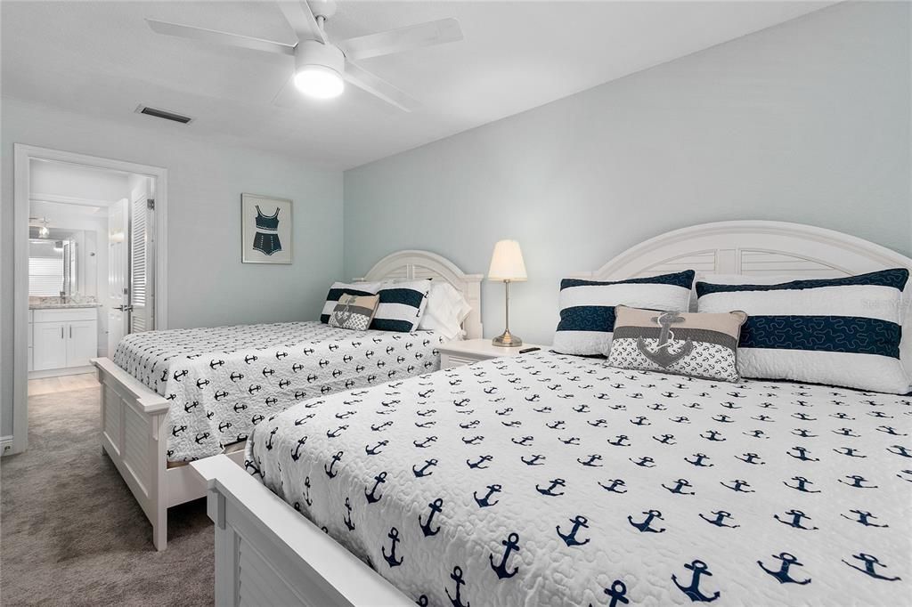 Image 18 of property listing at 19418 GULF BOULEVARD 407, Indian Shores, FL 33785
