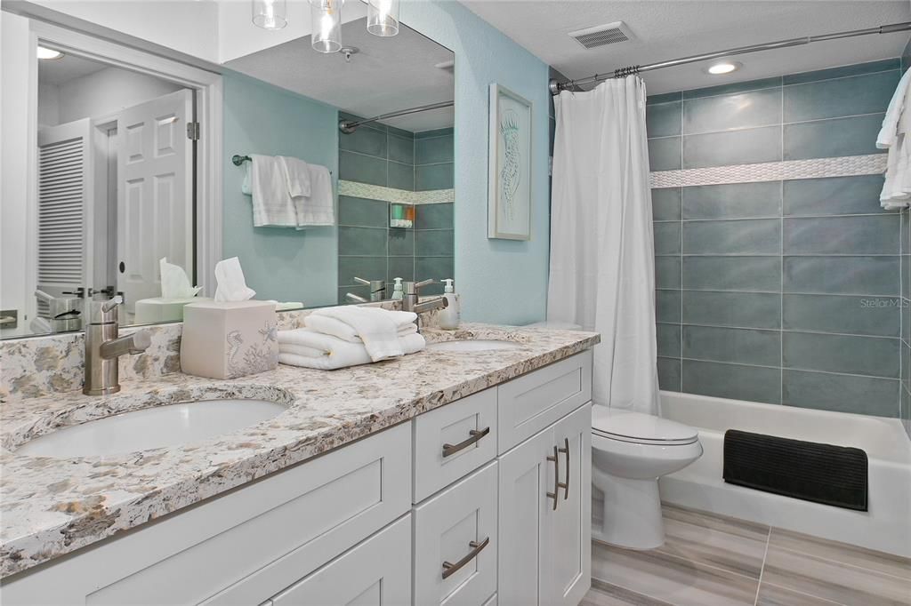 Image 19 of property listing at 19418 GULF BOULEVARD 407, Indian Shores, FL 33785