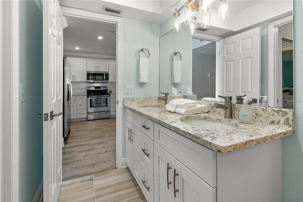 Image 20 of property listing at 19418 GULF BOULEVARD 407, Indian Shores, FL 33785