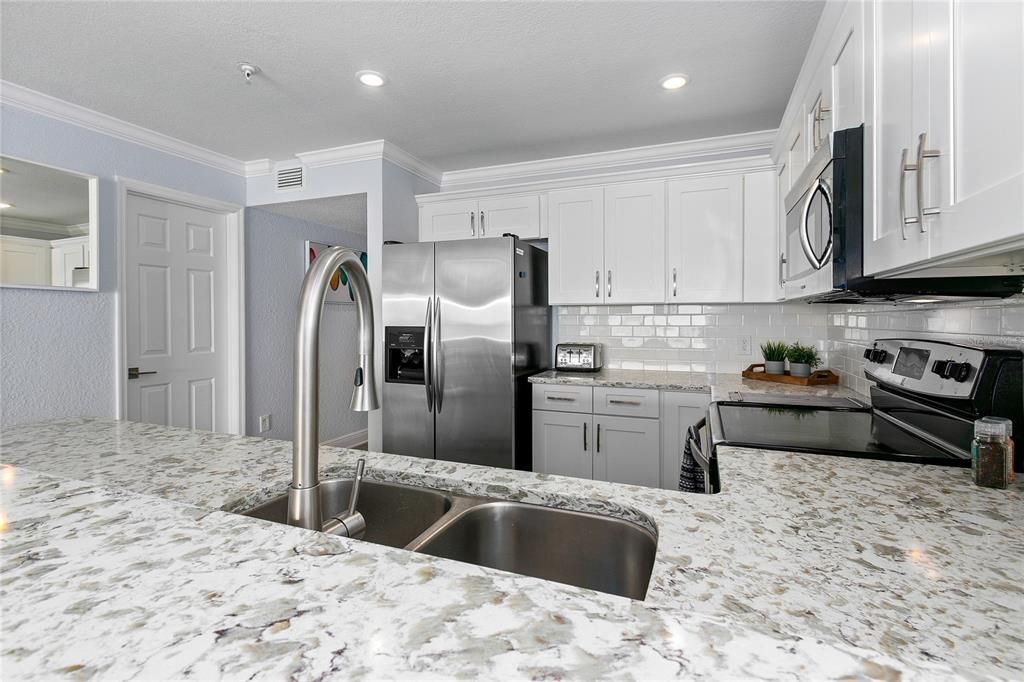Image 23 of property listing at 19418 GULF BOULEVARD 407, Indian Shores, FL 33785