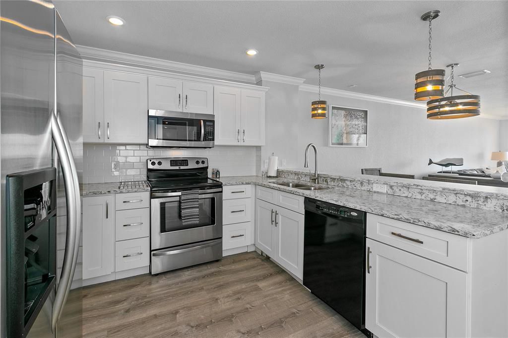 Image 25 of property listing at 19418 GULF BOULEVARD 407, Indian Shores, FL 33785