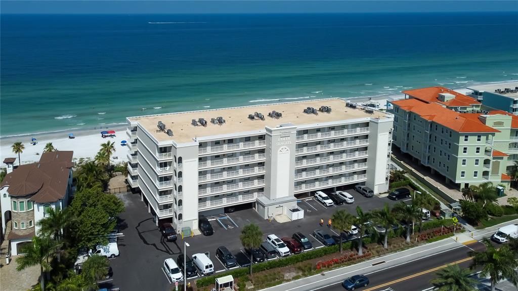 Image 30 of property listing at 19418 GULF BOULEVARD 407, Indian Shores, FL 33785
