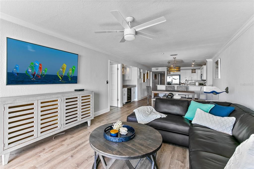 Image 4 of property listing at 19418 GULF BOULEVARD 407, Indian Shores, FL 33785