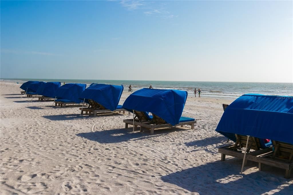 Image 41 of property listing at 19418 GULF BOULEVARD 407, Indian Shores, FL 33785