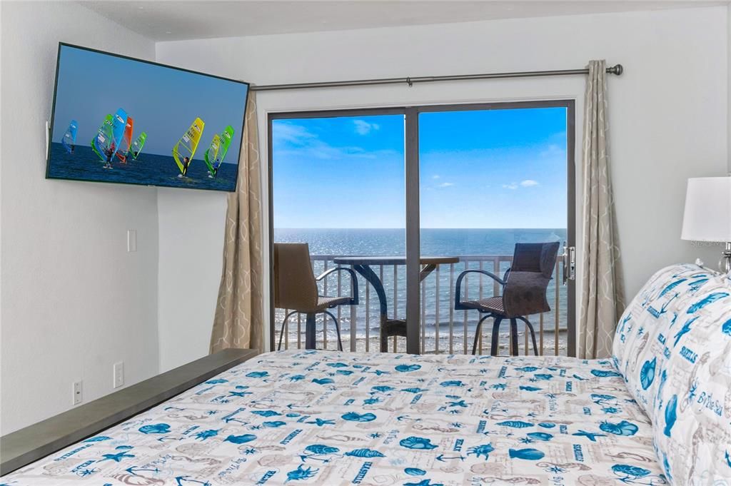 Image 7 of property listing at 19418 GULF BOULEVARD 407, Indian Shores, FL 33785