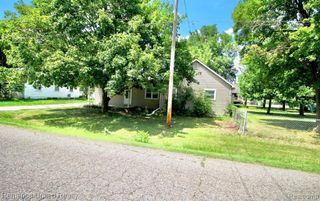 2237 Lincoln Manor Drive, Grand Blanc, MI 48507