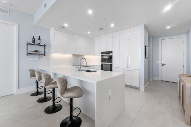 220 Lake Shore Drive 1209, Lake Park, FL 33403