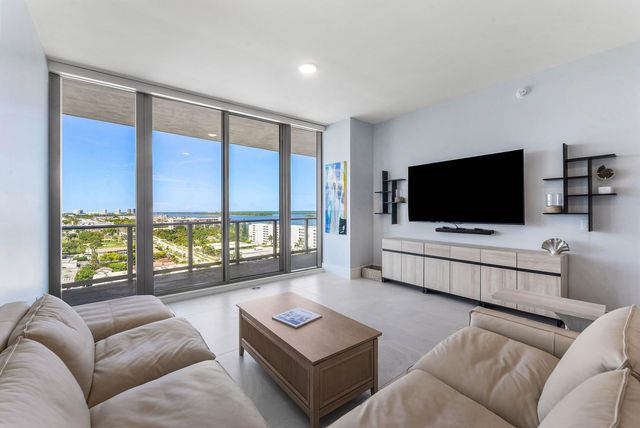 220 Lake Shore Drive 1209, Lake Park, FL 33403